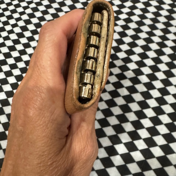 Gucci Leather Key Case - Picture 8 of 8